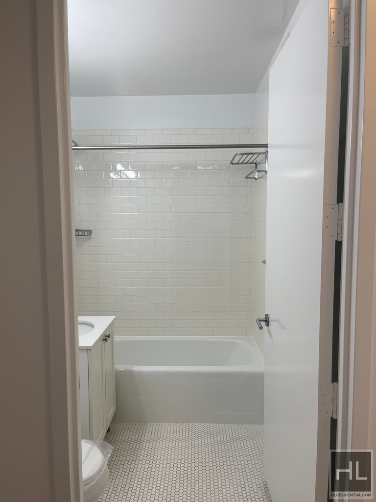 West 37th Street - Photo 1