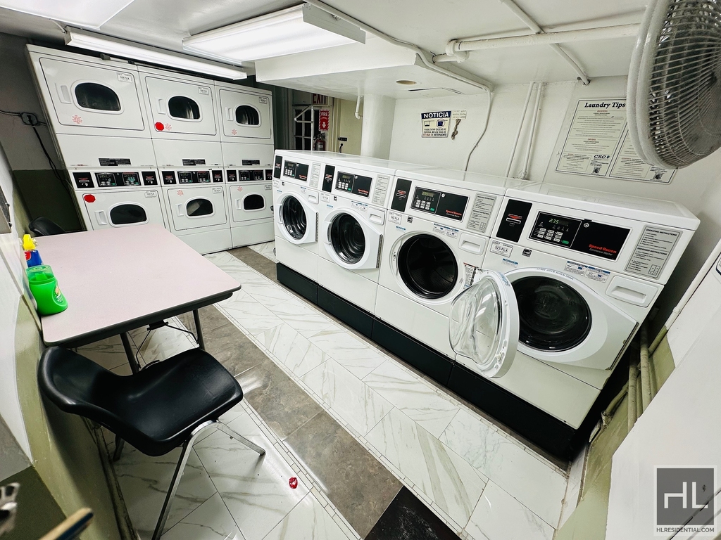 West 58 Street - Photo 4