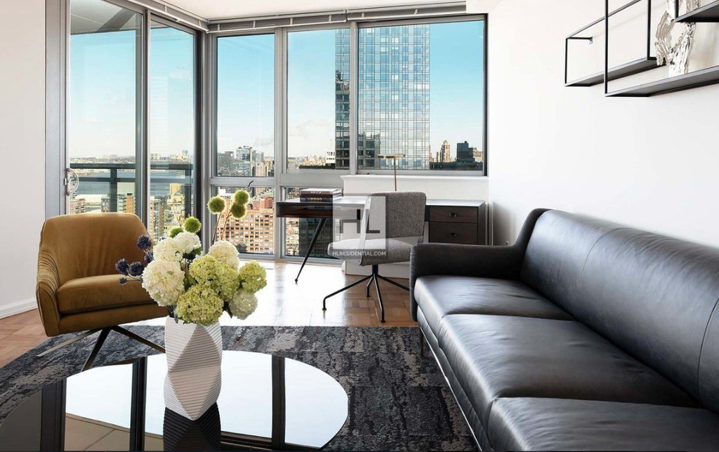 West 37th Street - Photo 1