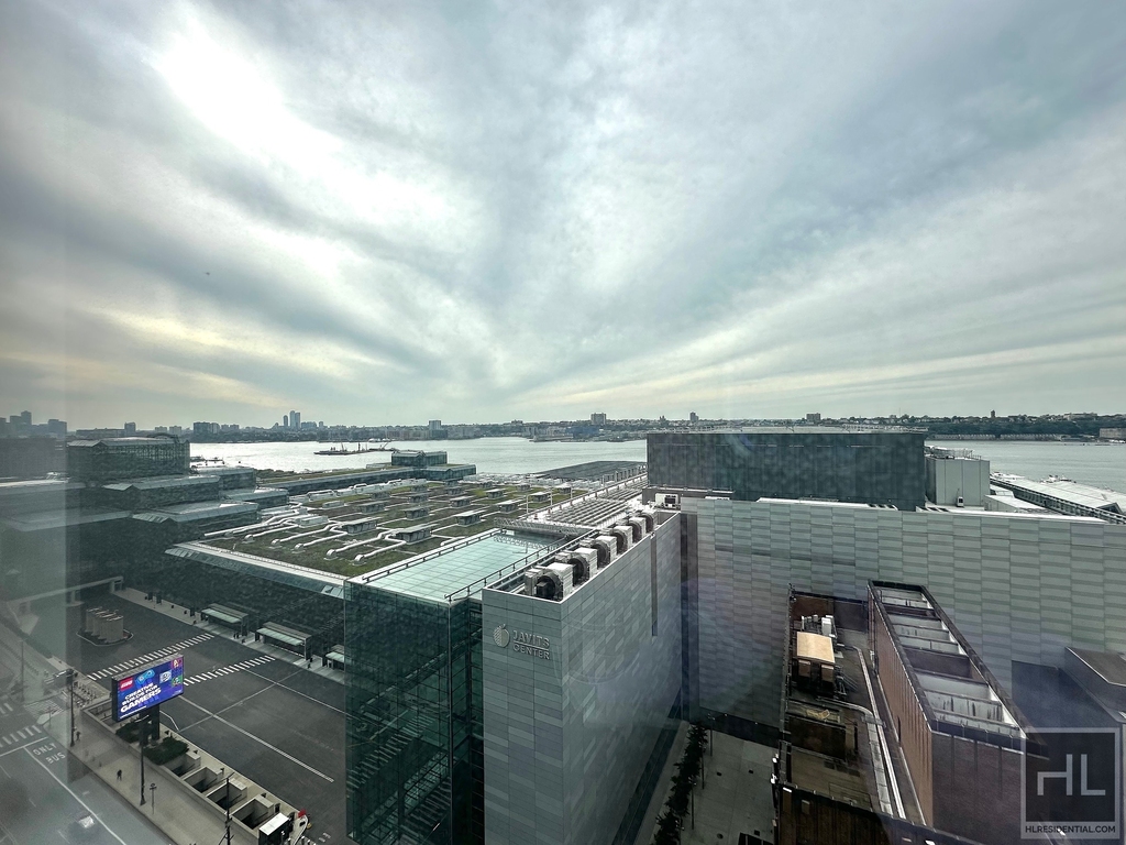 West 38th Street - Photo 3