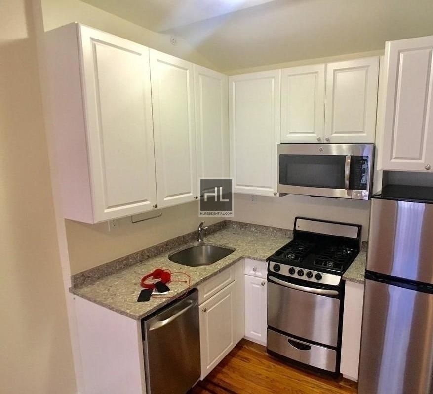 West 56 Street - Photo 1