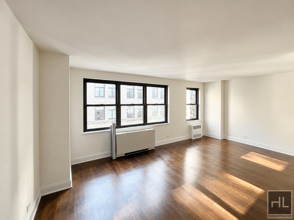 5 Avenue - Photo 1