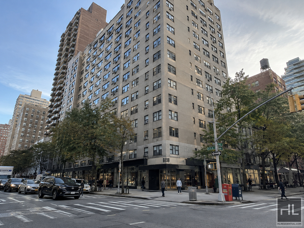 Eighth Avenue - Photo 4