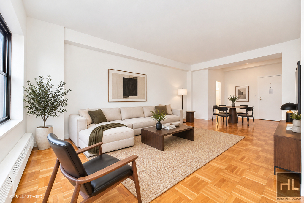 East 55 Street - Photo 0