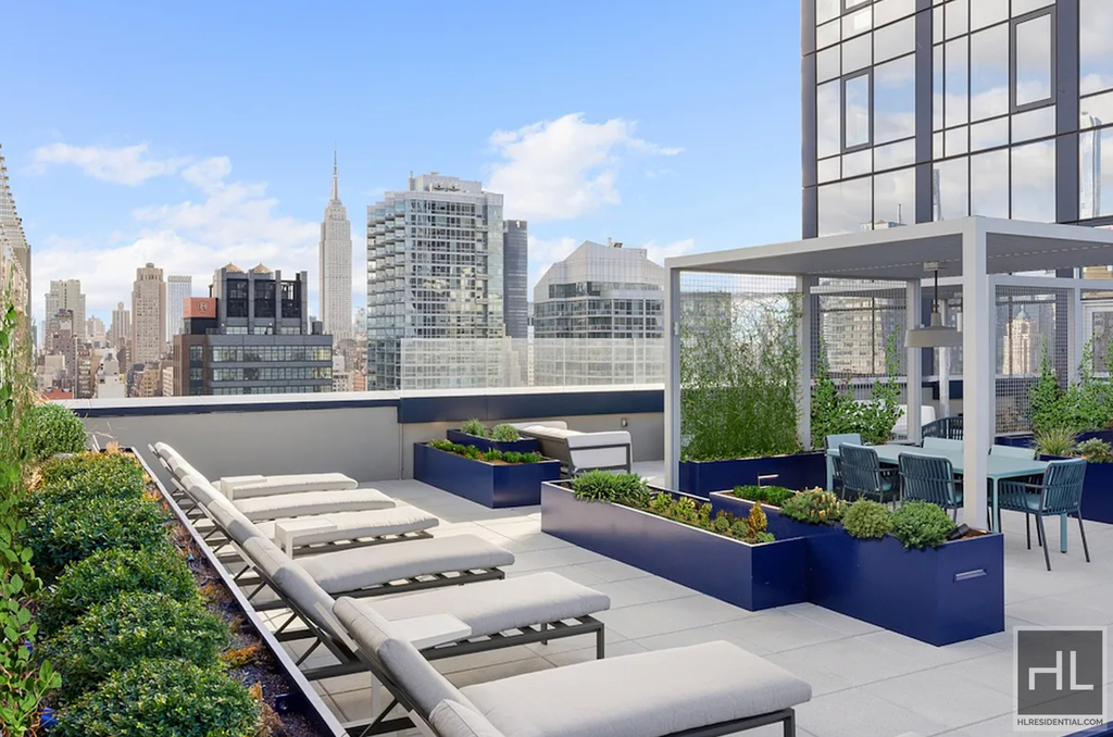 West 38th Street - Photo 5