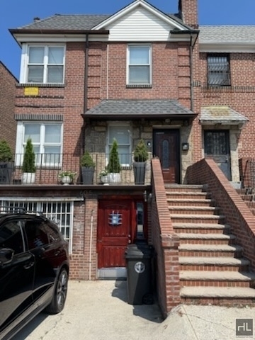 Woodhaven Boulevard - Photo 5