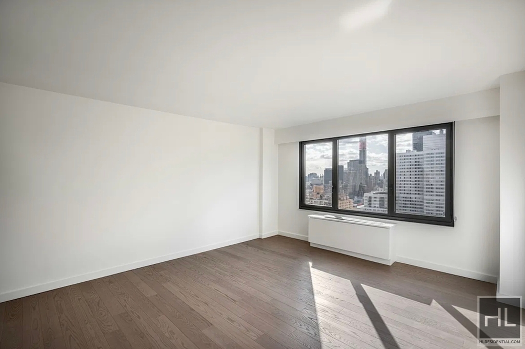 East 72nd Street - Photo 4