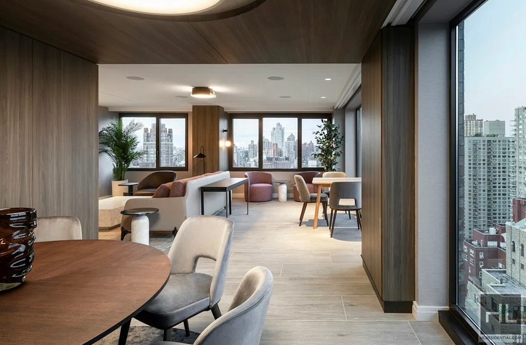 East 72nd Street - Photo 11