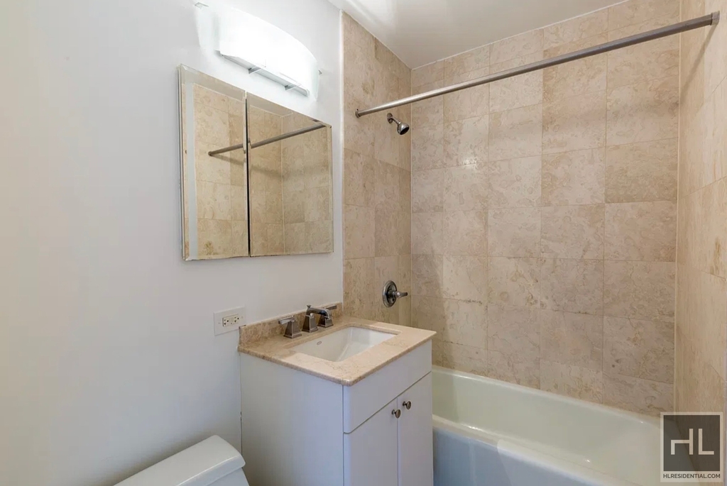 West 48 Street - Photo 5