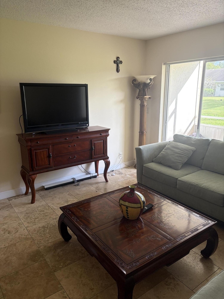 2800 Fiore Way - Photo 9