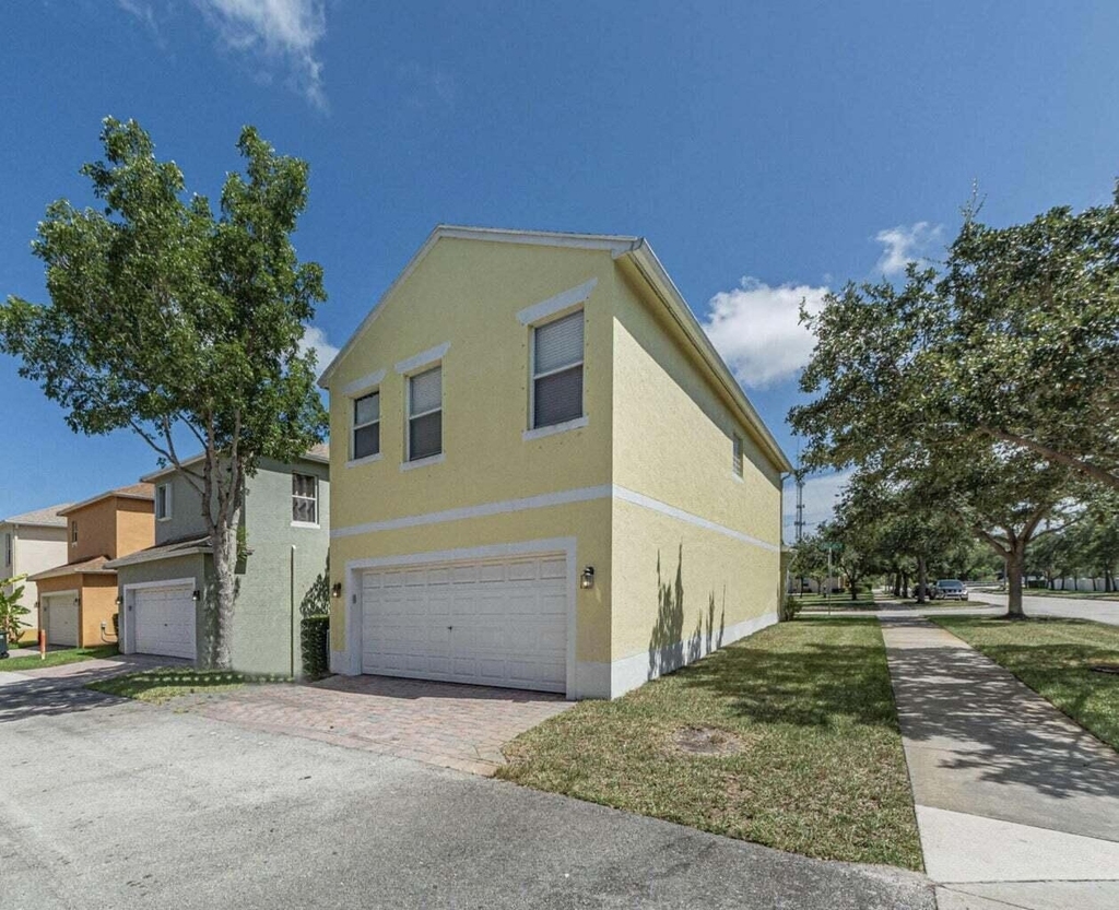 2143 Se Bell Isle Drive - Photo 12
