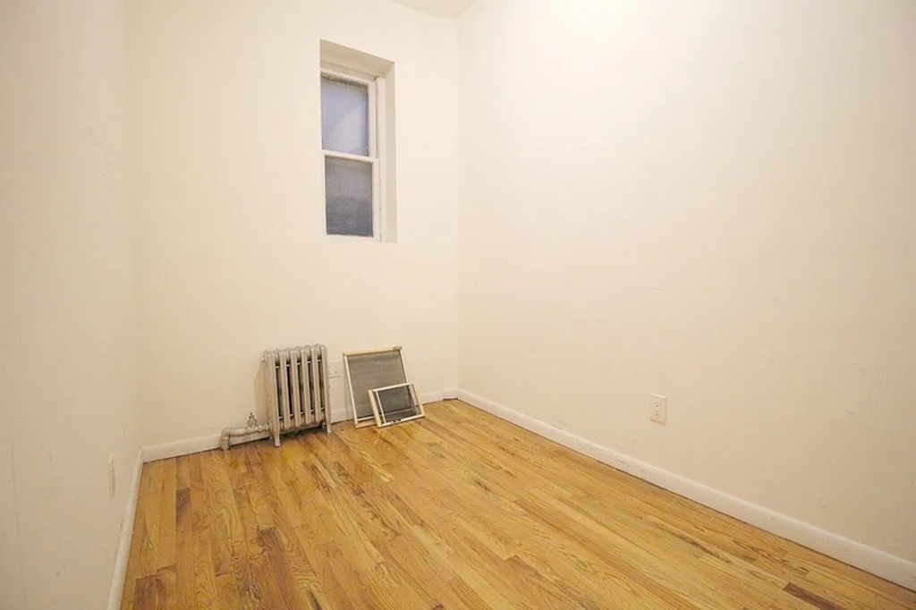 493 Clinton Avenue - Photo 3