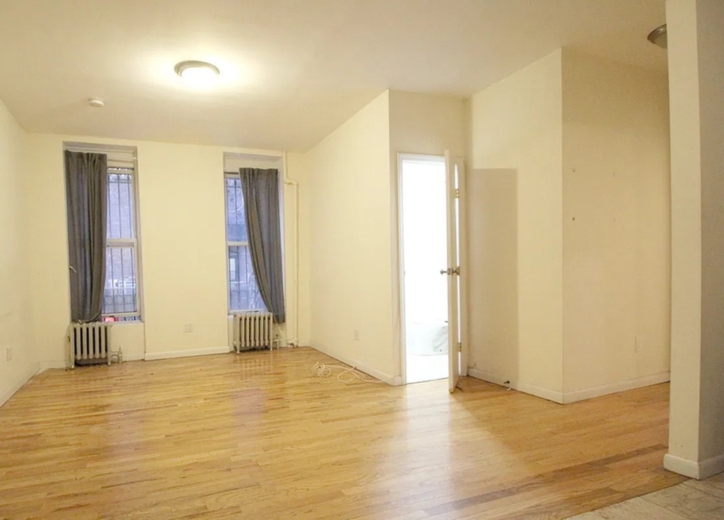 493 Clinton Avenue - Photo 1
