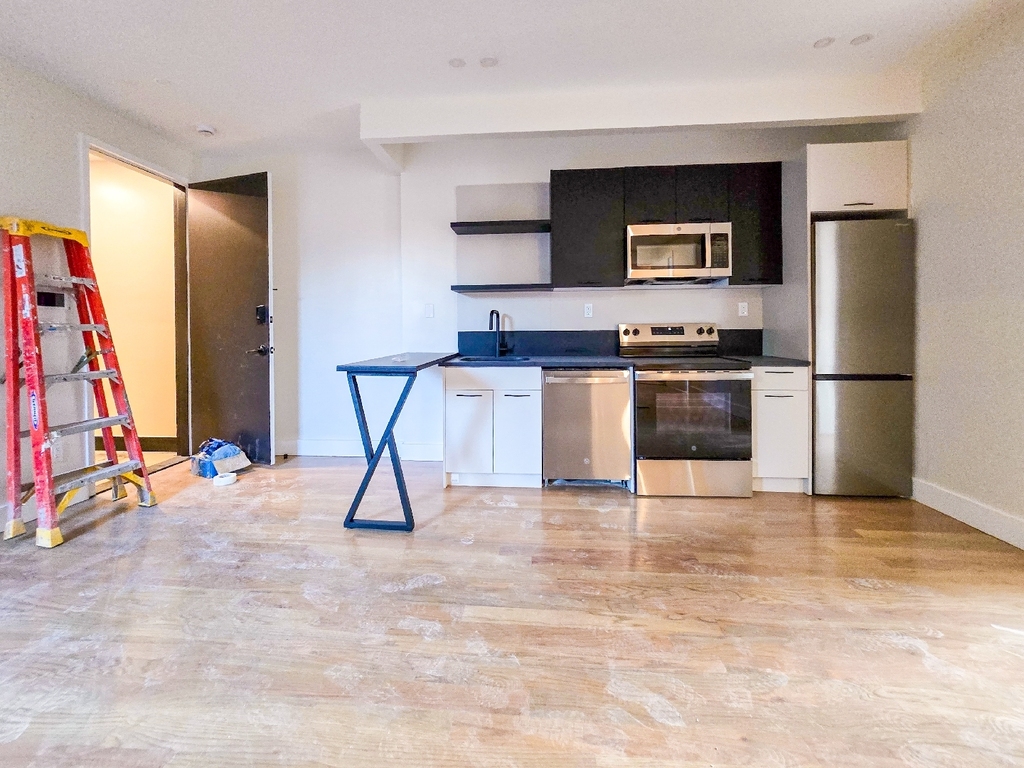 82 Stockholm Street - Photo 12