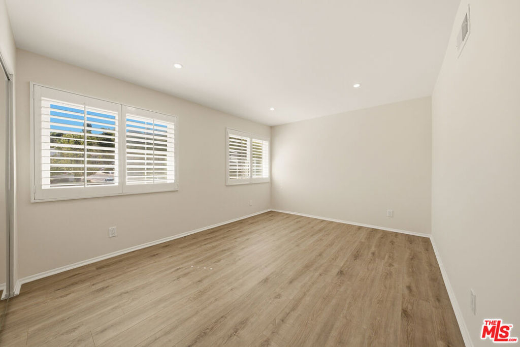 24585 Calvert Street - Photo 25