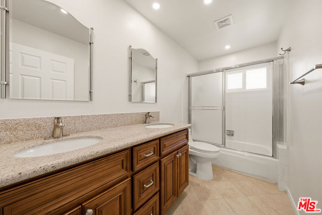 24585 Calvert Street - Photo 27