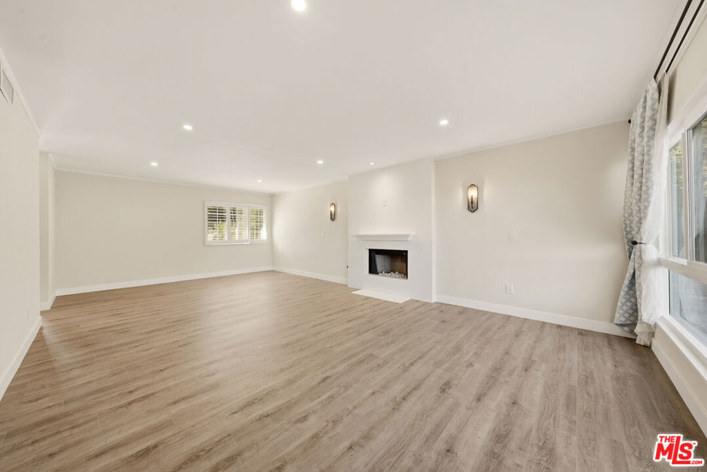 24585 Calvert Street - Photo 10