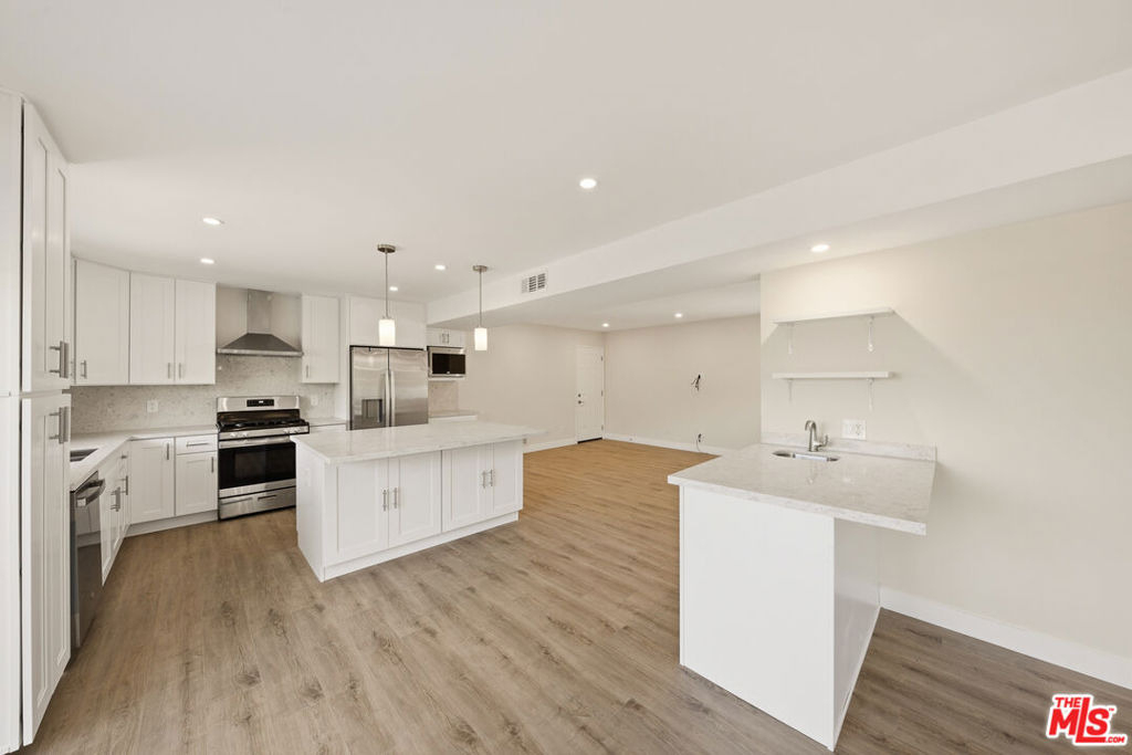 24585 Calvert Street - Photo 14