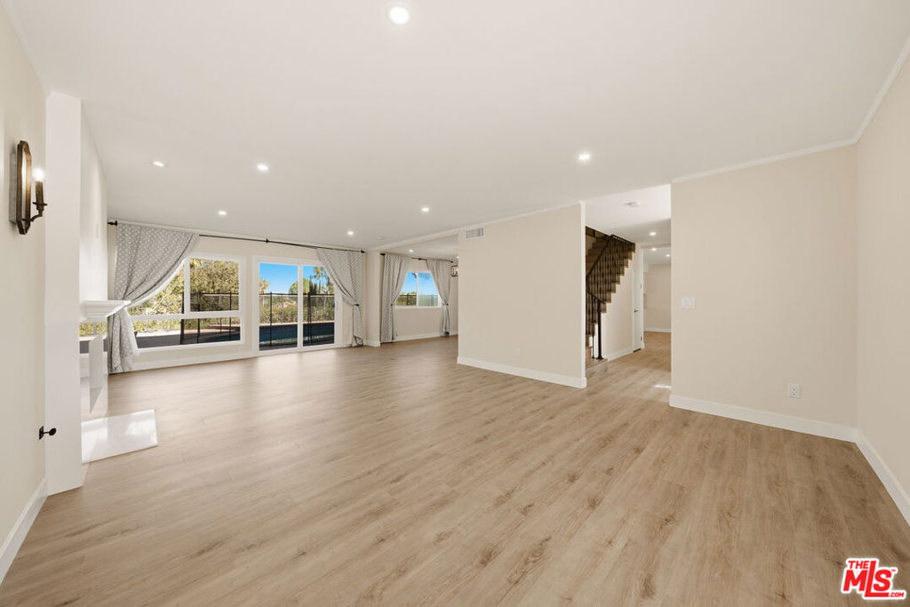 24585 Calvert Street - Photo 6