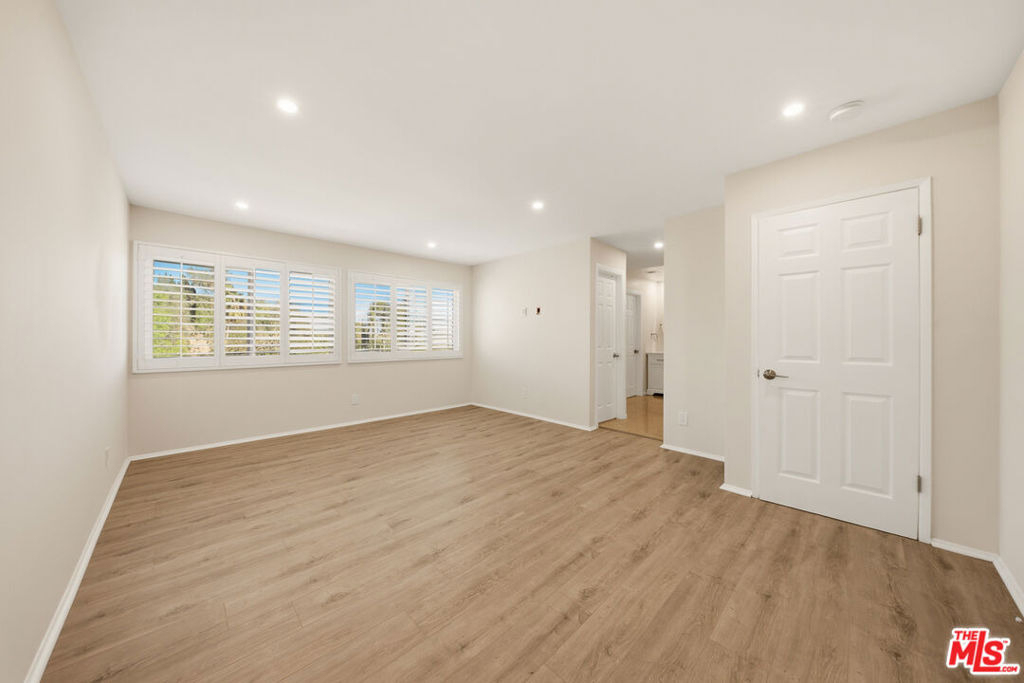 24585 Calvert Street - Photo 28