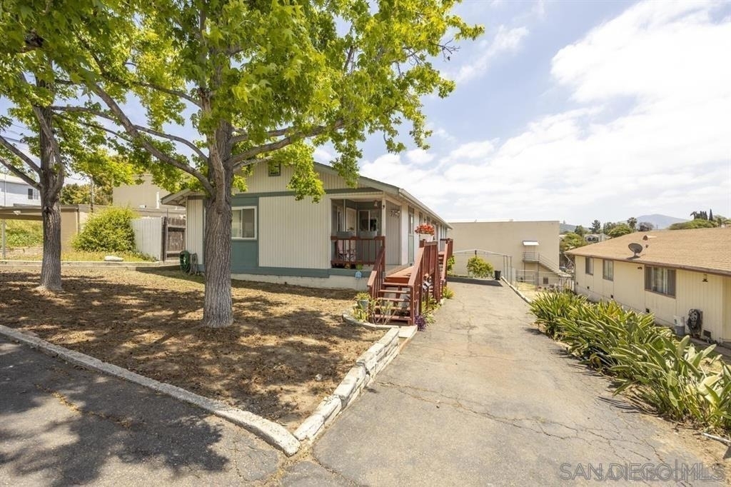 2577 Buena Vista Ave - Photo 3