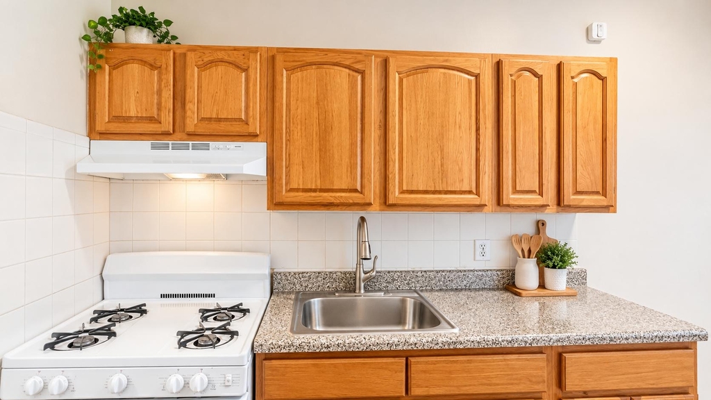 320 Wadsworth Avenue - Photo 6