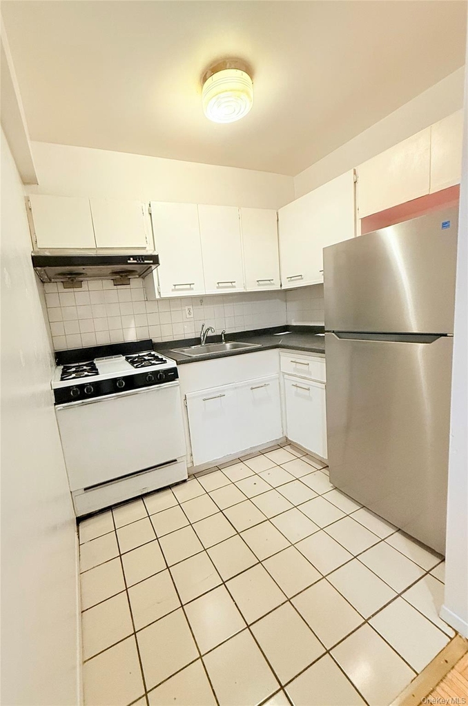 3207 Leavitt Street - Photo 7