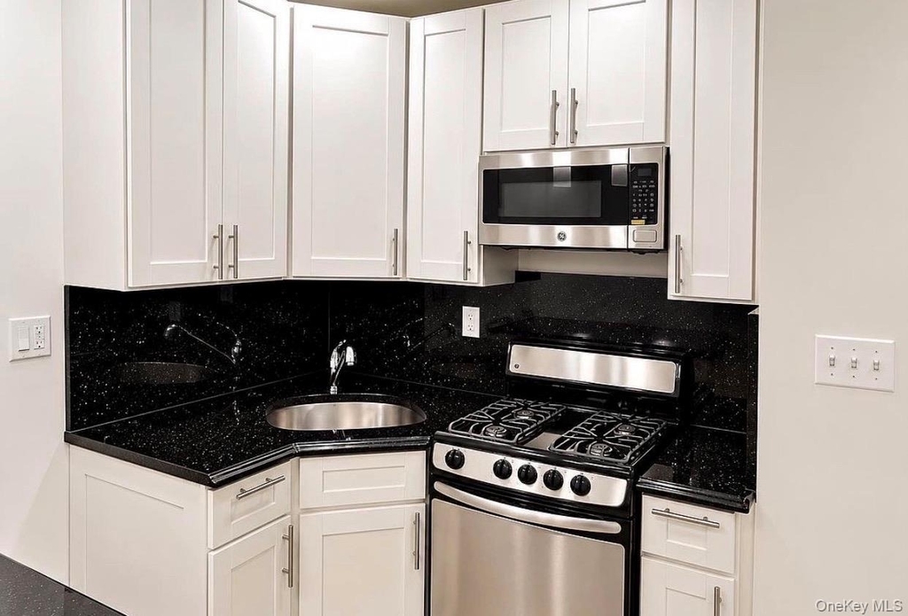 37-21 80th Street - Photo 6