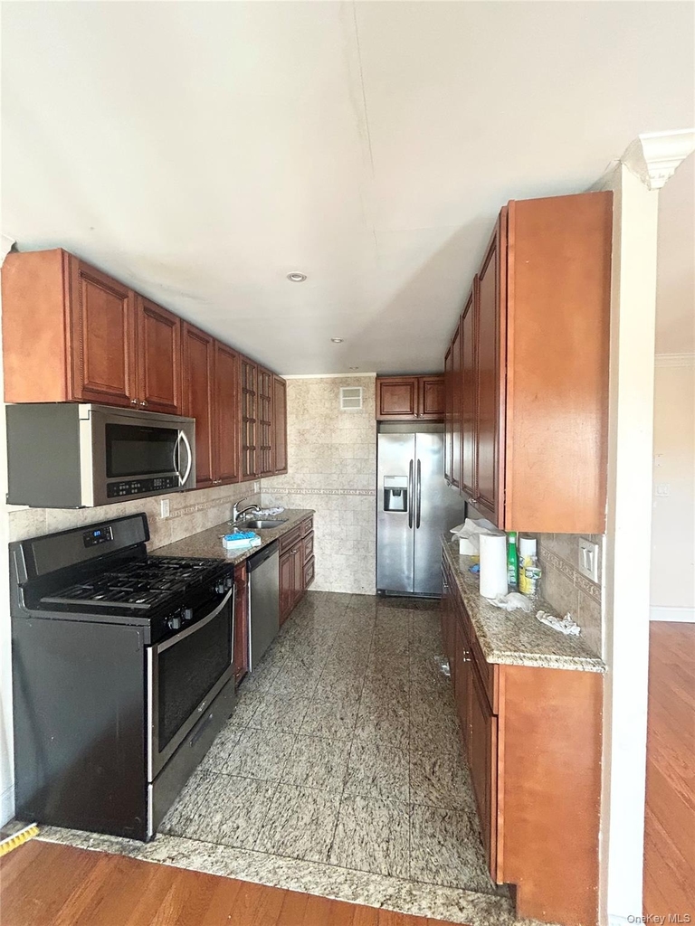267-08 E Williston Avenue - Photo 3