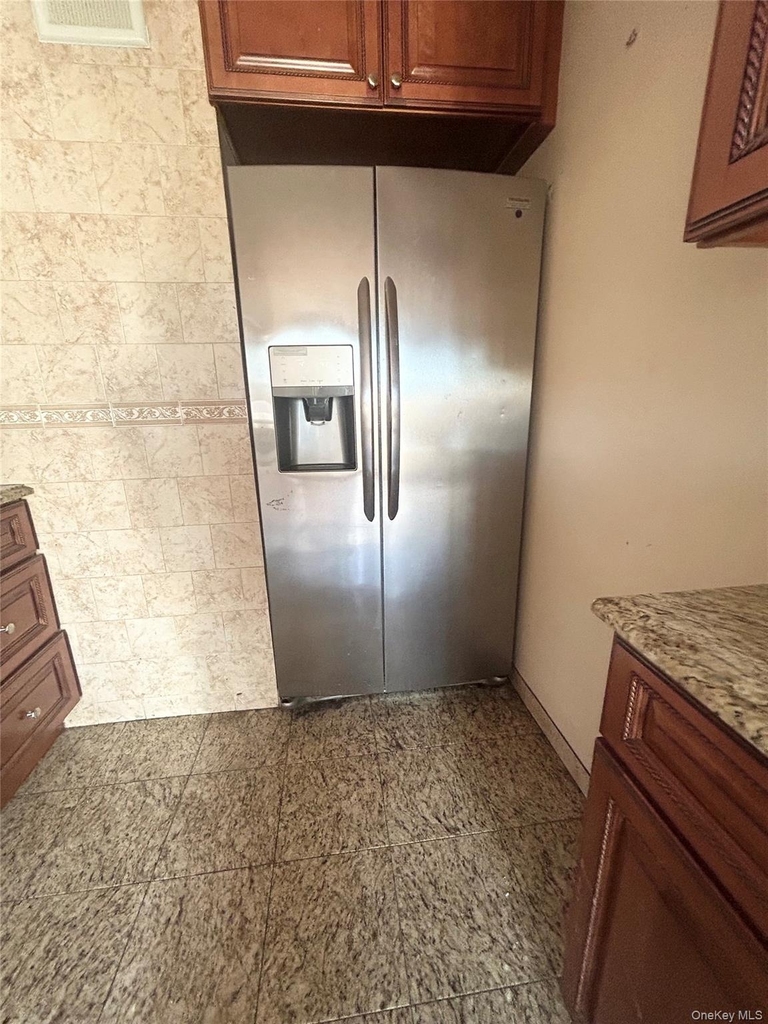 267-08 E Williston Avenue - Photo 4