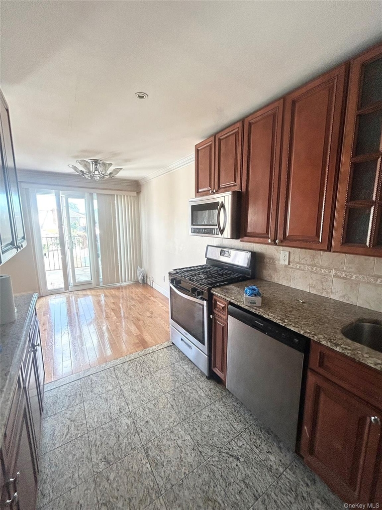 267-08 E Williston Avenue - Photo 5