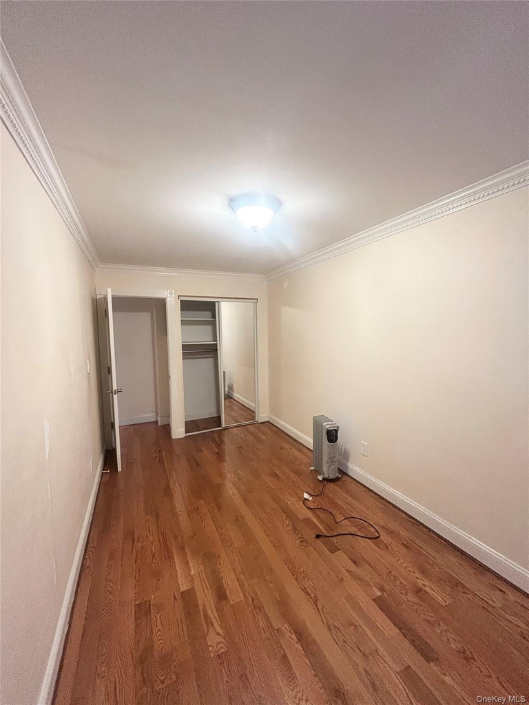 267-08 E Williston Avenue - Photo 7
