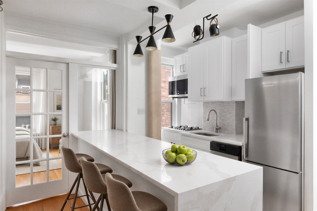 200 W 108th Street - Photo 4