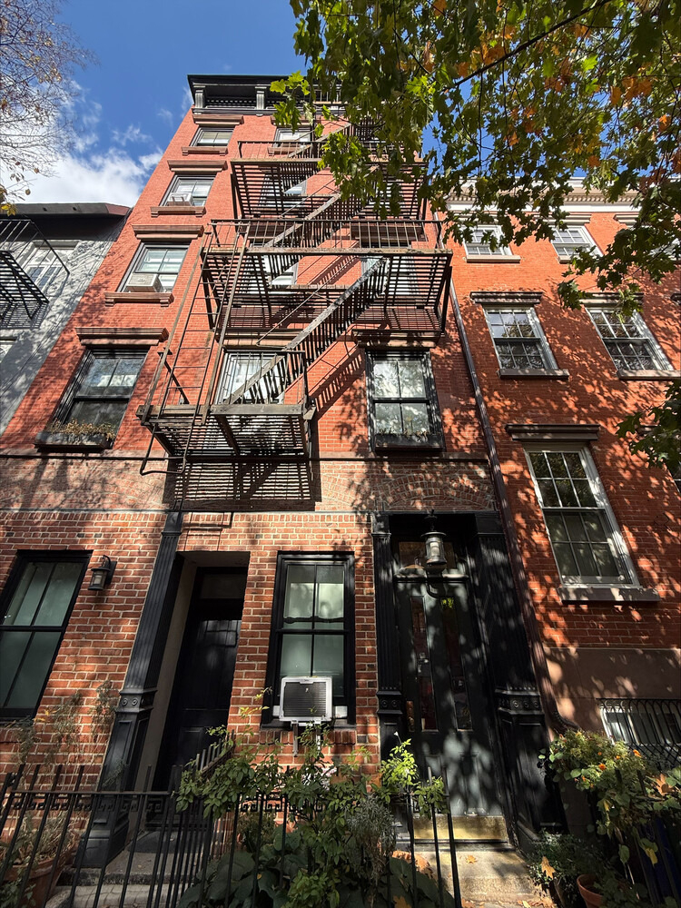 343 W 12th Street - Photo 9