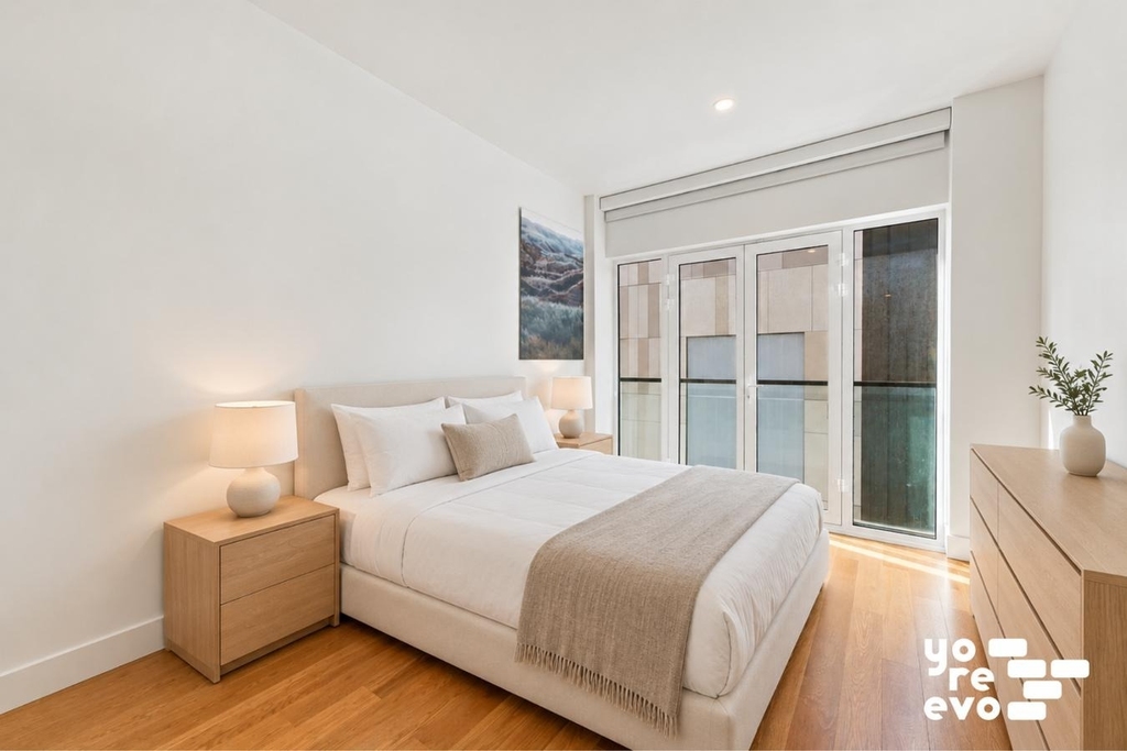 427 E 90th Street - Photo 4