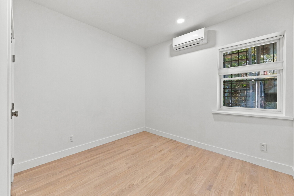 240 Carlton Avenue - Photo 9