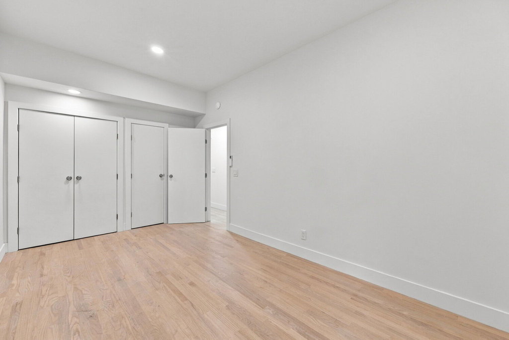 240 Carlton Avenue - Photo 7