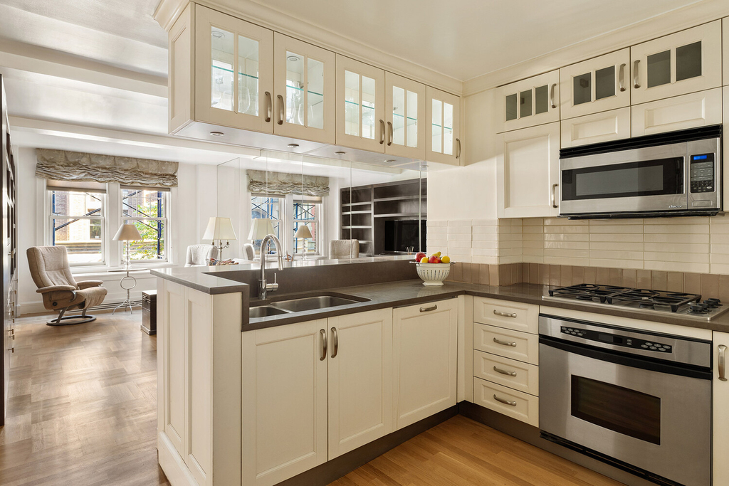 27 W 72nd Street - Photo 2