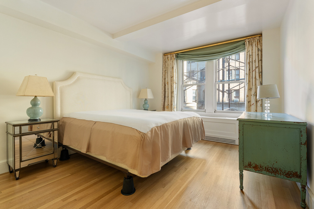 27 W 72nd Street - Photo 4