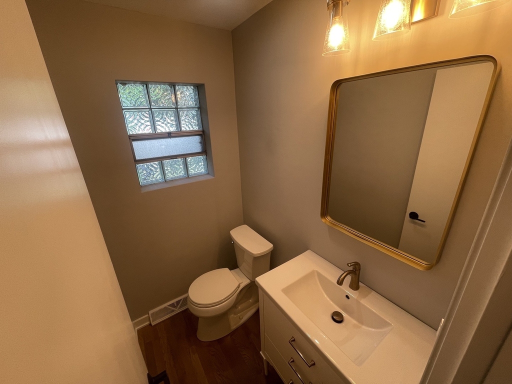 117 E 6th Avenue - Photo 5
