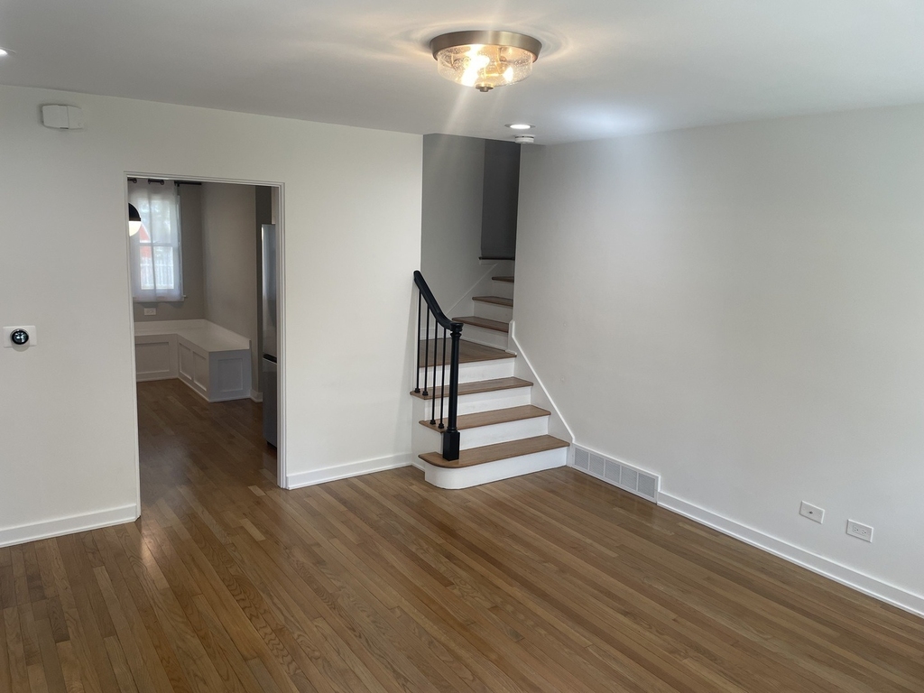 117 E 6th Avenue - Photo 1
