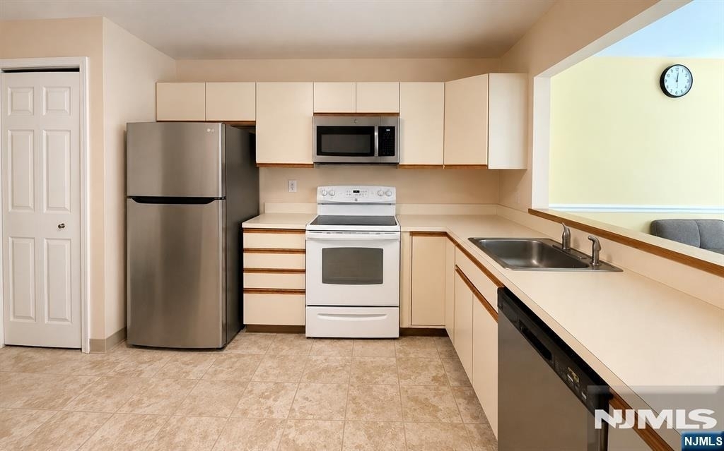 559 Ridge - Photo 4