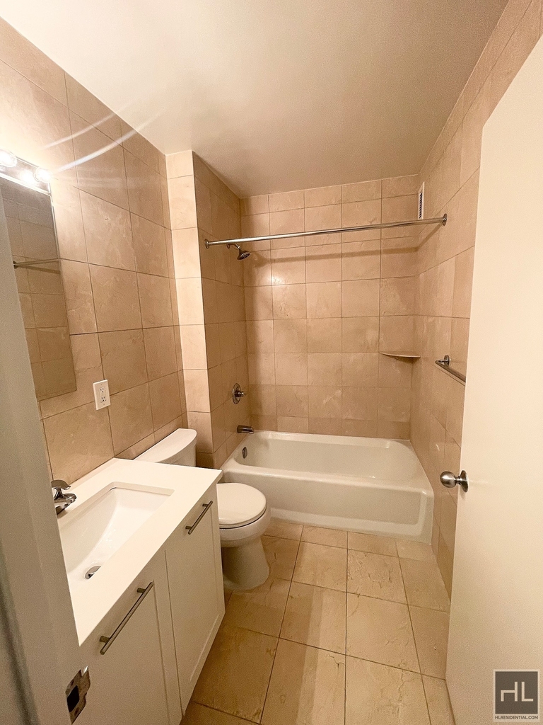 West 87th Street - Photo 7