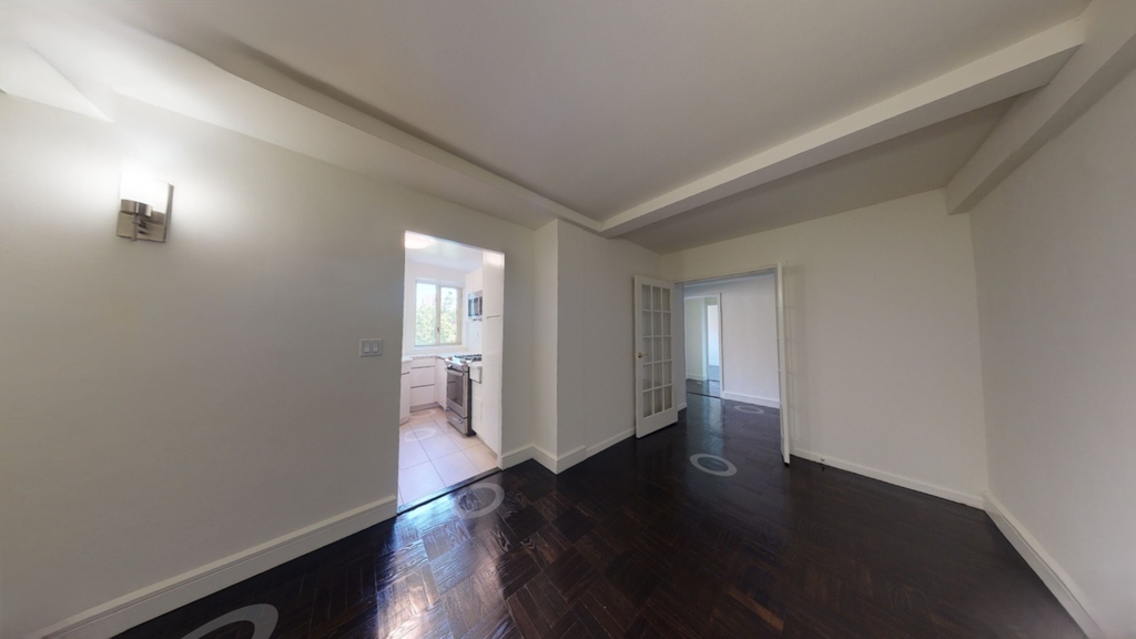 East 14th Street - Photo 2