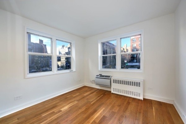 West 15th Street - Photo 1