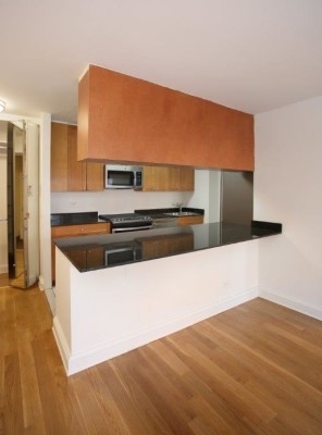 West 15th Street - Photo 3