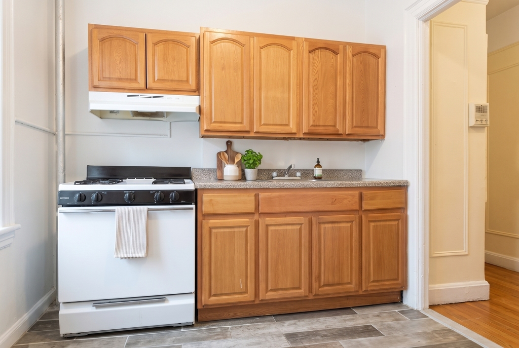87 Ellwood Street #4F - Photo 3