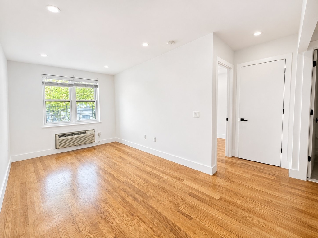 W 162nd St - Photo 3