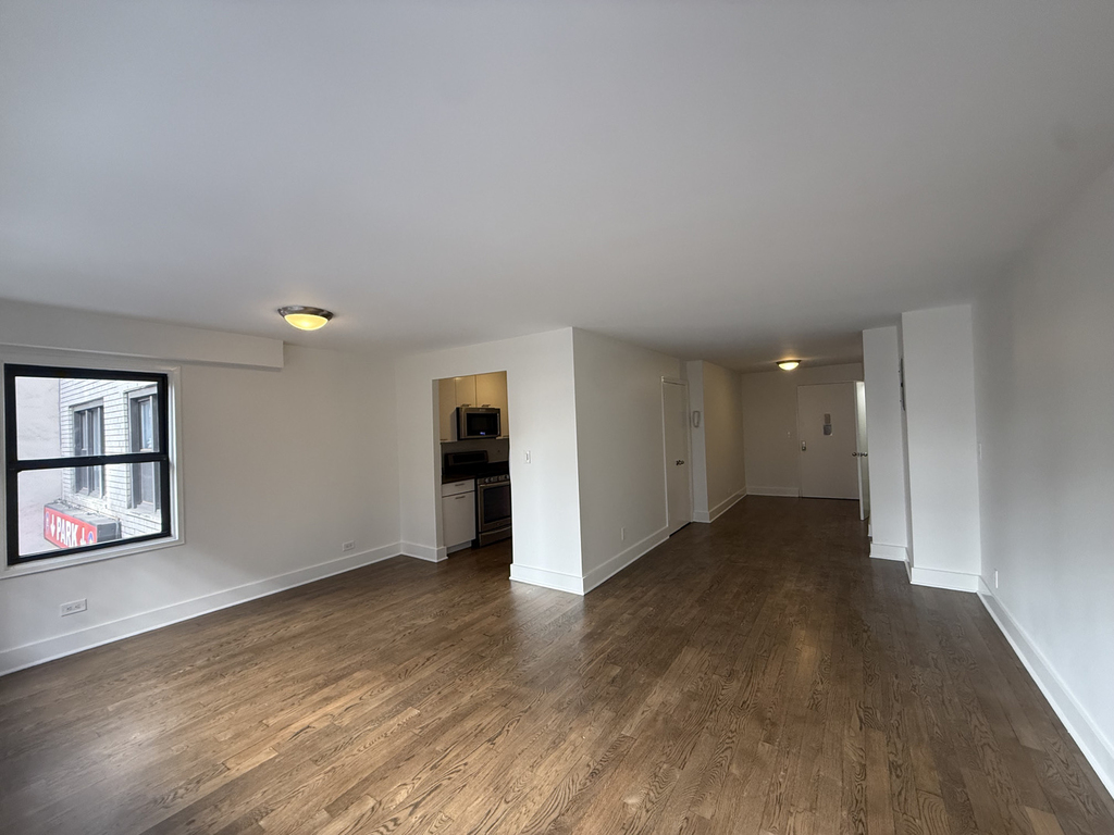 220 East 63rd Street - Photo 6