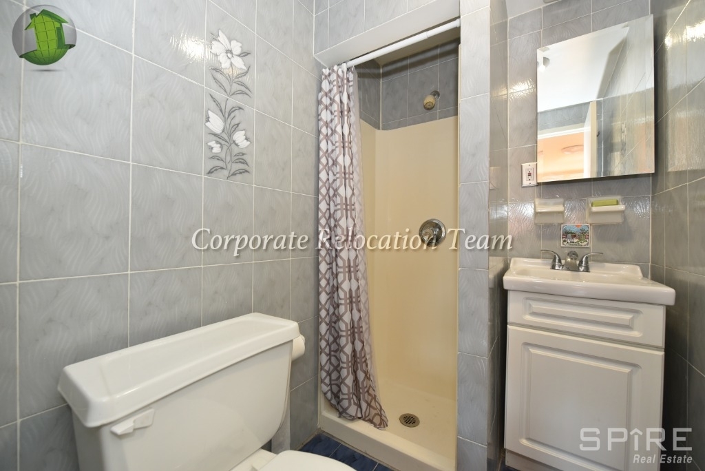 21-09 Steinway Street  - Photo 11